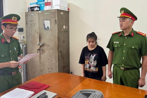 Cô gái 18 tuổi bị khởi tố sau vụ xe đạp điện tông cụ bà tử vong