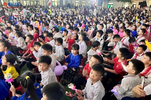 Một đêm trăng, nghìn nụ cười nơi biên giới Yên Khương
