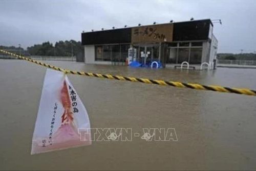 Nhật Bản: Sơ tán hơn 1 triệu dân, hủy hàng trăm chuyến bay do bão Dujuan