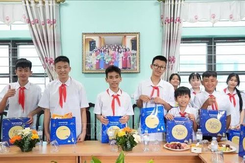 Trao yêu thương cho trẻ em hoàn cảnh đặc biệt