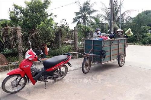 Kỳ vọng sớm thu gom rác bằng xe ba bánh chạy điện thay xe tự chế
