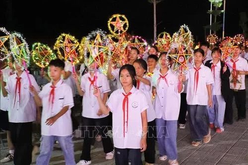 Tết Trung thu thắp sáng những ước mơ tuổi thơ