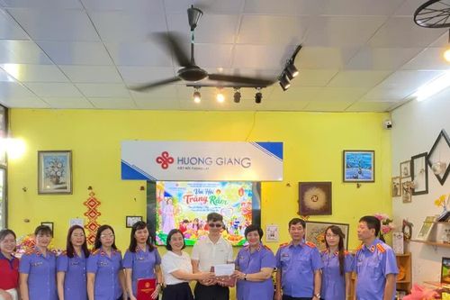 Vụ 12 Viện kiểm sát Nhân dân tối cao thăm, tặng quà Trung tâm hỗ trợ người khuyết tật Lào Cai