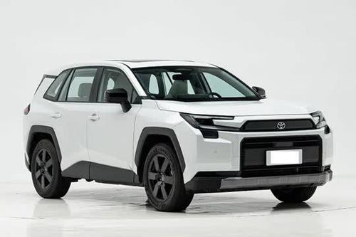 SUV bán chạy nhất của Toyota có thêm phiên bản mới, giá gần 700 triệu đồng