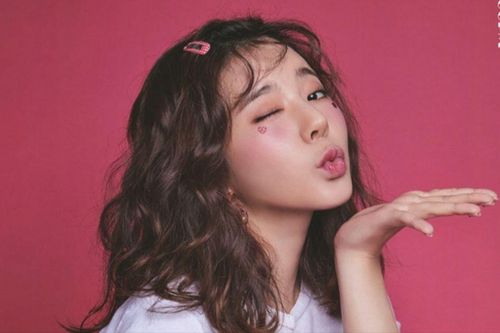 Sunny (SNSD) lần đầu tiết lộ chị gái bị khiếm thính, từng phẫu thuật cấy ốc tai điện tử