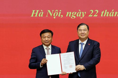 Trao quyết định bổ nhiệm Phó Chủ nhiệm Văn phòng Chính phủ