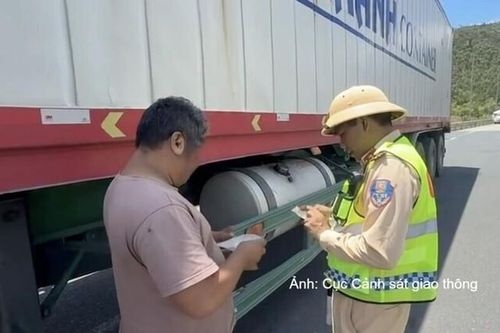 Cục Cảnh sát giao thông làm rõ quy định lái xe liên tục quá 4 giờ