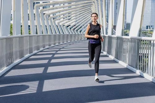 Khi vận động 30 phút mỗi ngày trở thành lối sống chữa lành của giới văn phòng