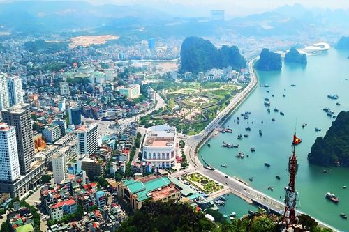 Quảng Ninh hướng tới mục tiêu 23 triệu lượt khách du lịch