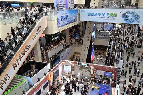 Đối diện thất nghiệp và áp lực, giới trẻ Trung Quốc lập công ty một người