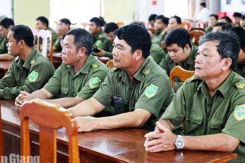 Nâng cao nghiệp vụ cho lực lượng bảo vệ an ninh, trật tự cơ sở 5 xã, phường