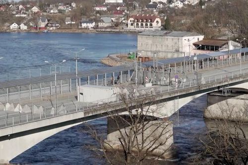 Nga hạn chế đi lại tại khu vực gần biên giới Estonia