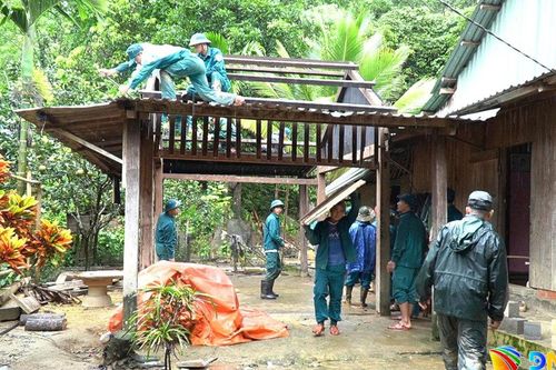Nam Giang di dời 19 hộ dân vùng nguy cơ sạt trượt
