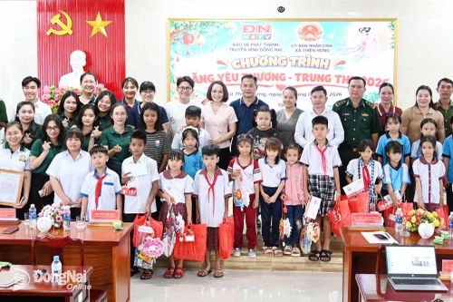 ĐNNRTV - Thắp sáng mùa trăng nơi biên cương