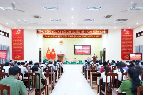 Quán triệt chuyên đề học tập và thực hành tư tưởng, đạo đức, phương pháp, phong cách Hồ Chí Minh