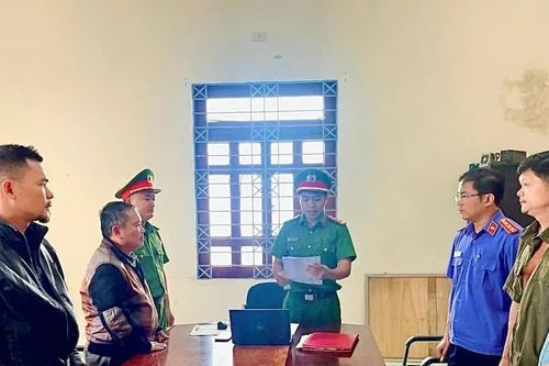 Gia Lai: Khởi tố đối tượng bịa đặt có “bàn ủi con gà bằng đồng lạnh” để lừa đảo