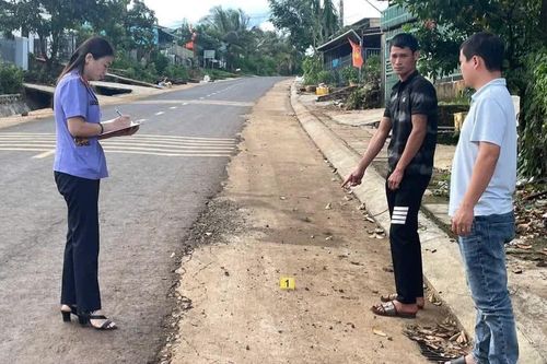 Bắt đối tượng cướp giật điện thoại tại xã Chư Prông