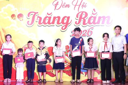 Hơn 500 thiếu nhi xã Diên Thọ vui “Đêm hội trăng rằm”