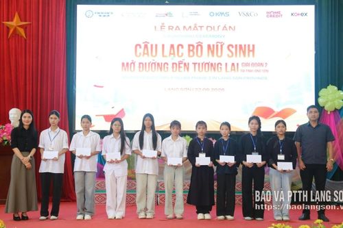 Ra mắt Câu lạc bộ Nữ sinh “Mở đường đến tương lai” giai đoạn 2