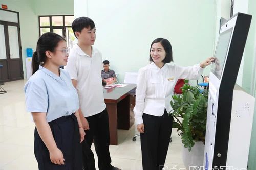 Xây dựng văn hóa công sở vì Nhân dân phục vụ