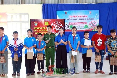 Tuyên truyền phòng chống ma túy học đường tại Trường THCS Mường Chanh