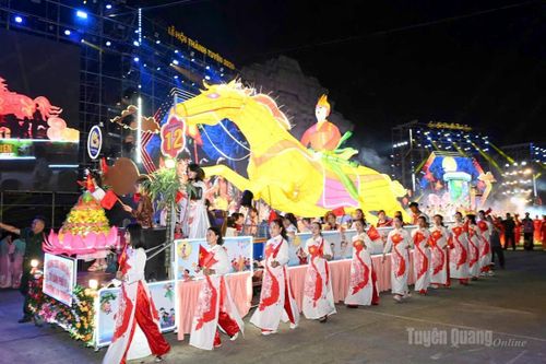 Lung linh đêm hội Thành Tuyên