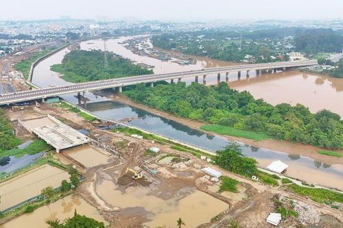 Đường ven sông Cái xuyên trung tâm thành phố Đồng Nai tăng tốc thi công