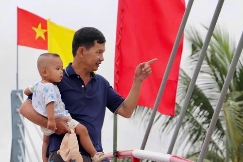 Người dân cù lao phấn khởi chờ giây phút khánh thành cầu Kinh Ngay