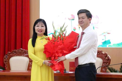 Bà Trần Thị Thanh Hương giữ chức Chủ tịch HĐND tỉnh An Giang
