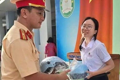 Lâm Đồng: Tuyên truyền pháp luật giao thông cho khoảng 2.800 học sinh