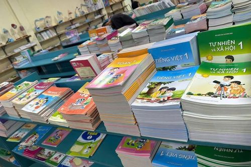 Hà Nội yêu cầu trường học rà soát, khắc phục thiếu sách giáo khoa