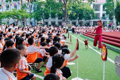 Phú Thọ: Học sinh Trường Tiểu học Kim Ngọc vui Trung thu, say mê STEAM