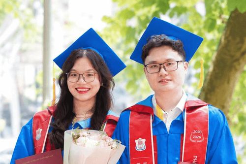 Đôi bạn đồng hành từ lớp học thêm cấp 3 đến bảng vàng bác sĩ nội trú