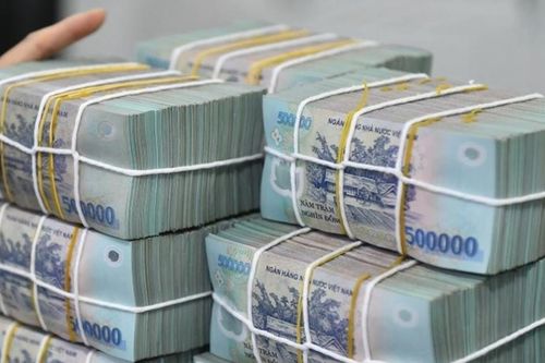 Tiền gửi lập kỷ lục, vì sao ngân hàng vẫn căng thẳng nguồn vốn?