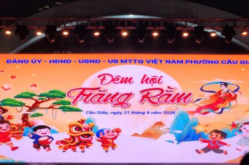 Thiếu nhi phường Cầu Giấy hòa mình vào không gian Trung thu rực rỡ