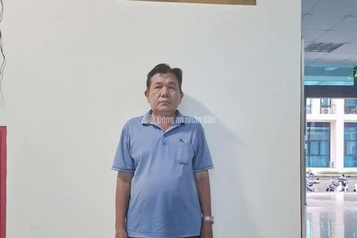 Đối tượng truy nã đặc biệt nguy hiểm ở Cần Thơ ra đầu thú