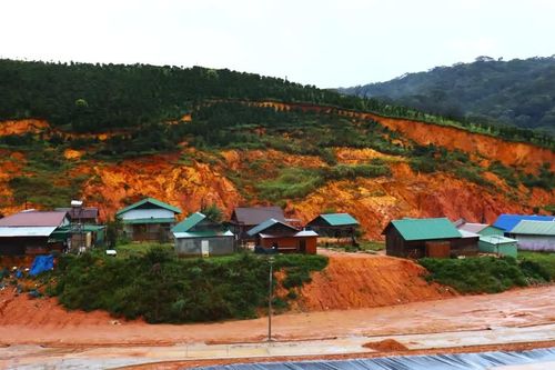 Lâm Đồng: Di dời 125 người khỏi vùng sạt lở K'Nớ 5