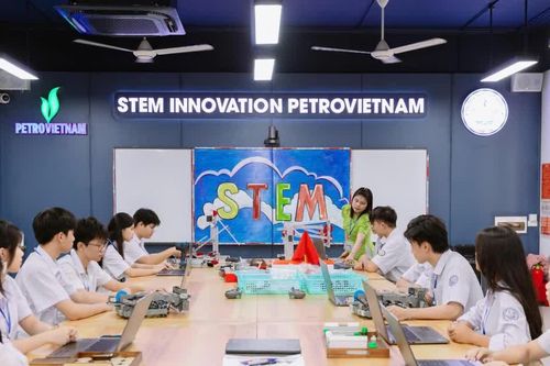 STEM INNOVATION PETROVIETNAM: Đổi mới cách dạy, khơi mở cách học