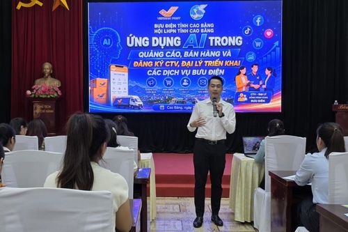 Trang bị kỹ năng ứng dụng công nghệ và thương mại điện tử cho hội viên phụ nữ