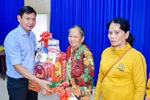 Nỗ lực hoàn thành chỉ tiêu kinh tế - xã hội