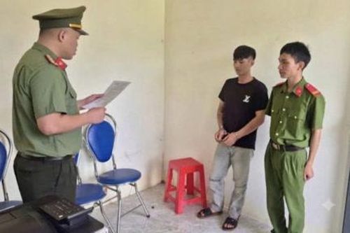 Bắt giam đối tượng tàng trữ trái phép vũ khí quân dụng