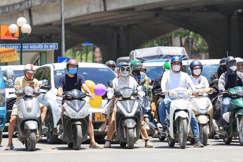 Dự báo thời tiết Hà Nội hôm nay 22/9: Ngày nắng nóng, đêm mưa rào