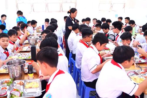 Bếp ăn học đường: Minh bạch từ nguồn thực phẩm