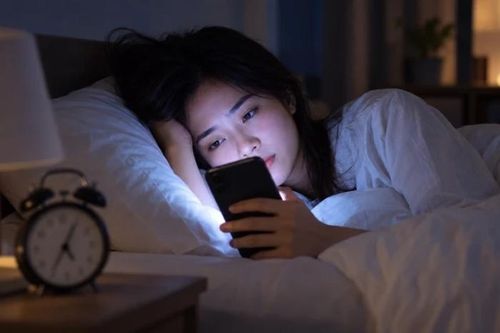 Ngủ bù cuối tuần, người trẻ vẫn không trả hết 'món nợ' thức khuya