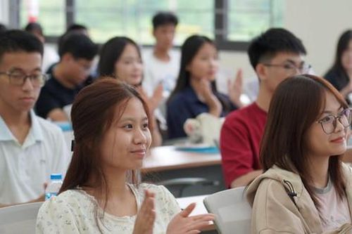 Công bố mức điểm xét hưởng học bổng Chính phủ