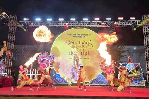 Phường Thượng Cát: Rộn ràng 'Đêm trăng thắp sáng ước mơ'