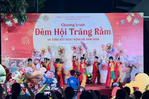 Phường Ô Chợ Dừa tổ chức Đêm hội trăng rằm vui tươi, ý nghĩa