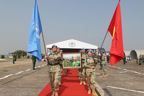 Mũ nồi xanh Việt Nam lên đường tiếp nối sứ mệnh hòa bình