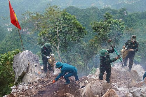 Xác định 5 mộ tập thể, 69 hài cốt liệt sĩ tại Điểm cao 685