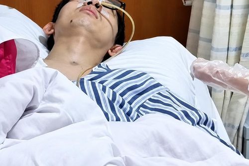 Lập trình viên 40 tuổi gục ngã sau những ngày làm việc căng thẳng